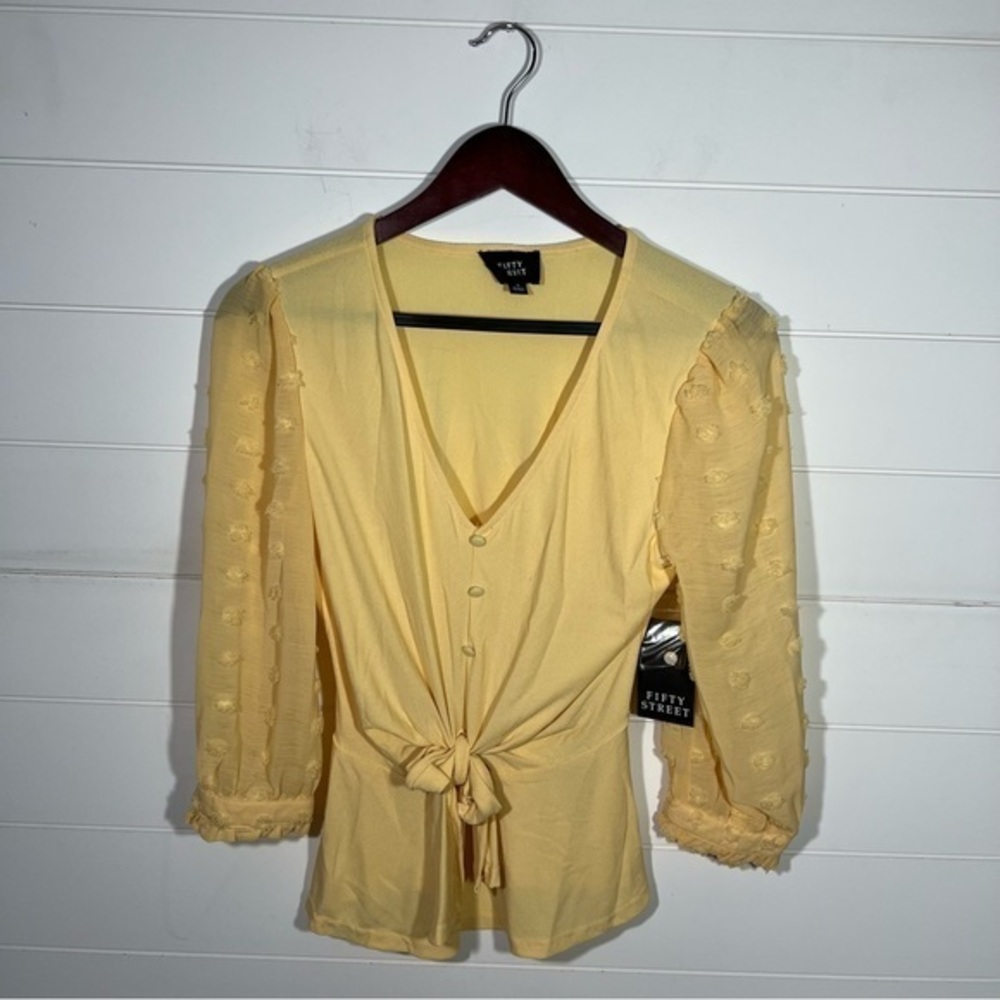 NWT Flowy fifty street top - Picture 1 of 7
